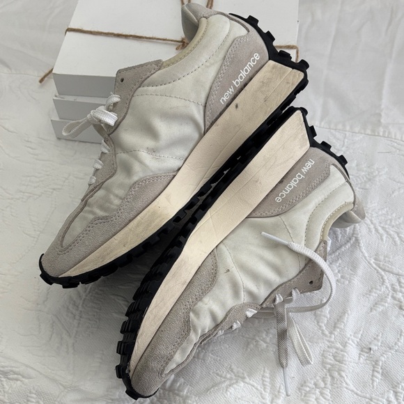 New Balance 327 Beige and Black Sneakers - Picture 2 of 4